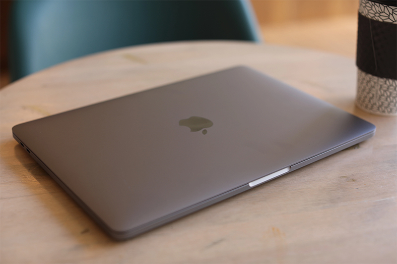 MacBook Pro M2 màu xám